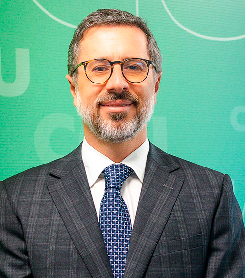 Retrato de Vinícius Marques de Carvalho, Ministro da Controladoria-Geral da União do Brasil.